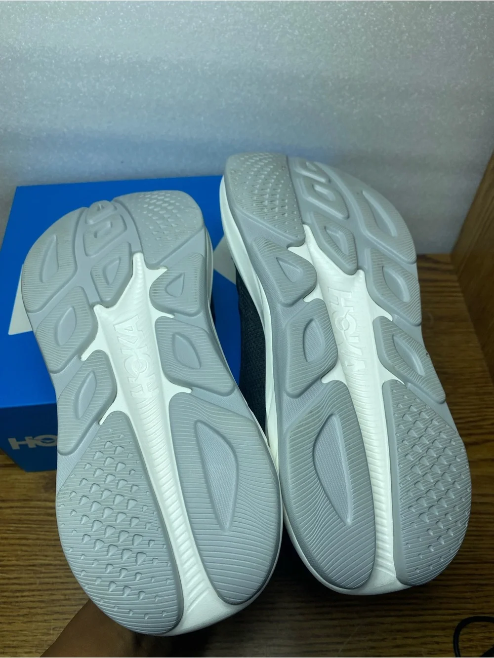 Hoka One One M Rincon 4 Running Shoes Mens Sz 8D Black White 1155130 BWHT NEW